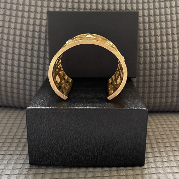 Rare 80’s GIVENCHY Heavy Wide Open Work Gold Plated Rhinestone Cuff Bracelet 7” - Picture 5 of 15